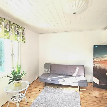 Chalet Idyllinen Moekki Ja Pihasauna - Sisaeltaeae Liinavaatteet Ja Loppusiivouksen Kalajoki