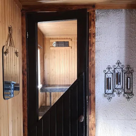 Chalet Idyllinen Moekki Ja Pihasauna - Sisaeltaeae Liinavaatteet Ja Loppusiivouksen