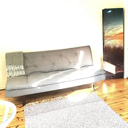 Idyllinen Moekki Ja Pihasauna Jokirannassa - Sisaeltaeae Liinavaatteet Ja Loppusiivouksen Dağ evi