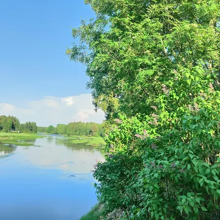 Idyllinen Moekki Ja Pihasauna Jokirannassa - Sisaeltaeae Liinavaatteet Ja Loppusiivouksen Dağ evi Kalajoki