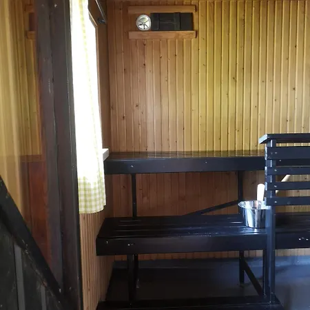 Idyllinen Moekki Ja Pihasauna Jokirannassa - Sisaeltaeae Liinavaatteet Ja Loppusiivouksen * Kalajoki