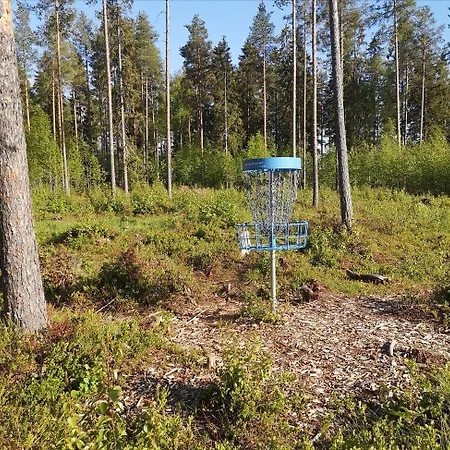 Idyllinen Moekki Ja Pihasauna Jokirannassa - Sisaeltaeae Liinavaatteet Ja Loppusiivouksen Dağ evi