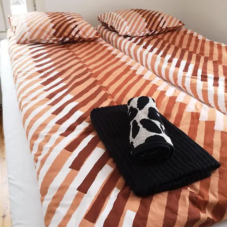 Шале Idyllinen Moekki Ja Pihasauna Jokirannassa - Sisaeltaeae Liinavaatteet Ja Loppusiivouksen *
