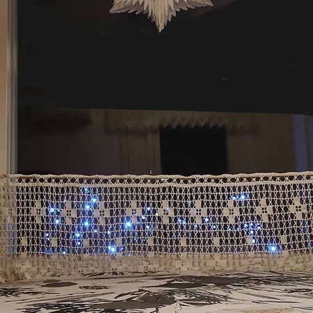 Idyllinen Moekki Ja Pihasauna Jokirannassa - Sisaeltaeae Liinavaatteet Ja Loppusiivouksen Dağ evi